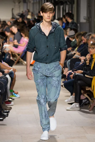 Look 34